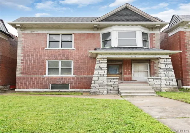 Photo 1 of Single family home for sale at 5718 Etzel Ave, Saint Louis, MO 63112 | MLS# MIS26045131 | Listing updated on 2026-07-16