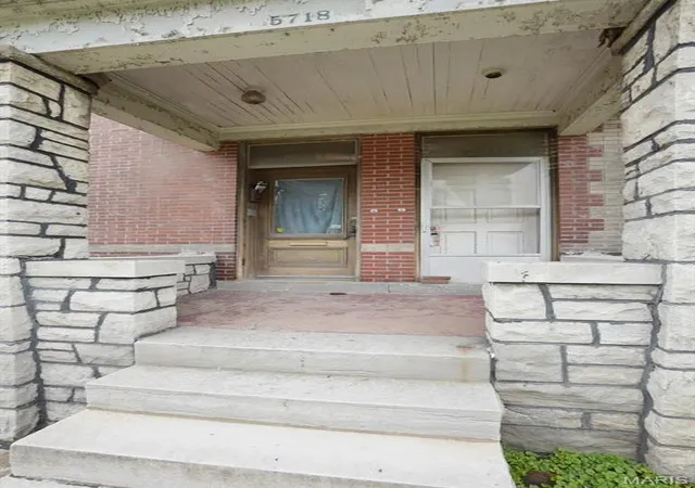 Photo 2 of Single family home for sale at 5718 Etzel Ave, Saint Louis, MO 63112 | MLS# MIS26045131 | Listing updated on 2026-07-16