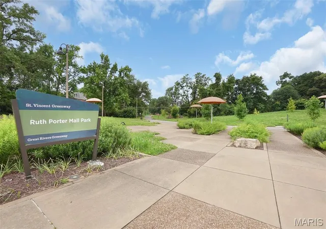 Photo 3 of Single family home for sale at 5718 Etzel Ave, Saint Louis, MO 63112 | MLS# MIS26045131 | Listing updated on 2026-07-16