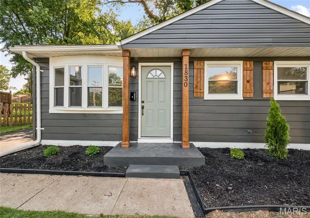 Photo 2 of Single family home for sale at 1830 Washington St, Florissant, MO 63033 | MLS# MIS26045151 | Listing updated on 2026-09-28