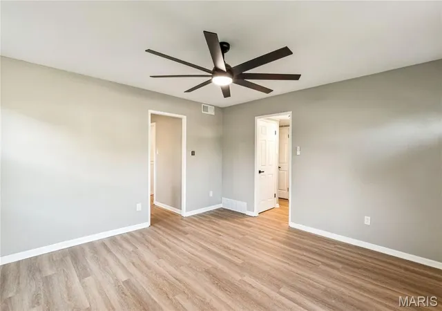 Photo 3 of Single family home for sale at 1830 Washington St, Florissant, MO 63033 | MLS# MIS26045151 | Listing updated on 2026-09-28