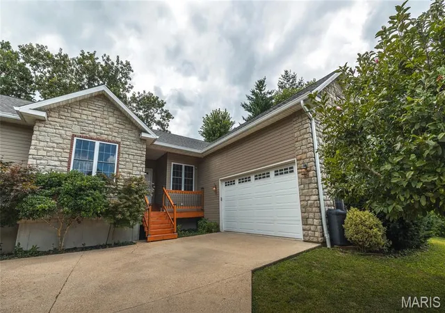 2nd image of 10470 Pine Needle Cir, Rolla, MO 65401 | MLS# MIS26045169