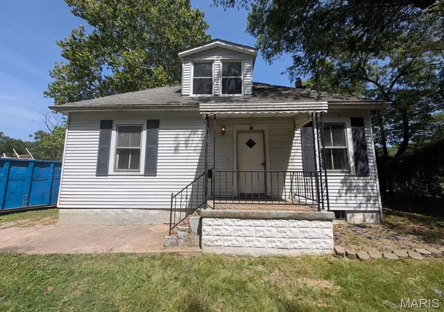 Photo 1 of Single family home for sale at 612 S 6th St, Belleville, IL 62220 | MLS# MIS26045180 | Listing updated on 2026-09-08
