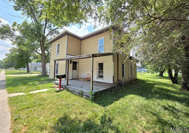 Photo 2 of Single family home for sale at 256 N Jefferson St, Kahoka, MO 63445 | MLS# MIS26045184 | Listing updated on 2026-07-30