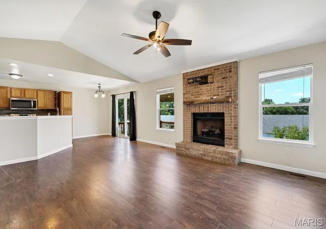 Photo 2 of Sale Pending at 907 Sherwood Dr, Warrenton, MO 63383 | MLS# MIS26045196 | Listing updated on 2026-09-07