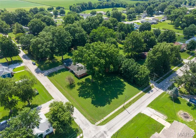 Photo 3 of Single family home for sale at 606 E 2Nd South St, Mount Olive, IL 62069 | MLS# MIS26045223 | Listing updated on 2026-09-23
