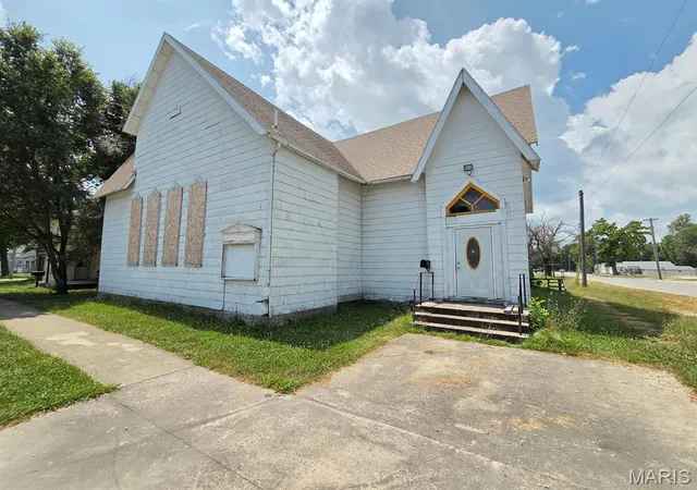Photo 3 of Single family home for sale at 266 N Jefferson St, Kahoka, MO 63445 | MLS# MIS26045236 | Listing updated on 2026-07-30