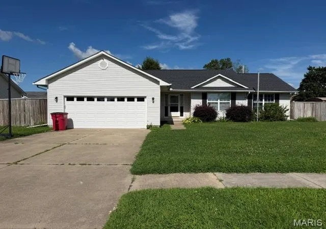 1st image of 914 Pine, Sikeston, MO 63801 | MLS# MIS26045255