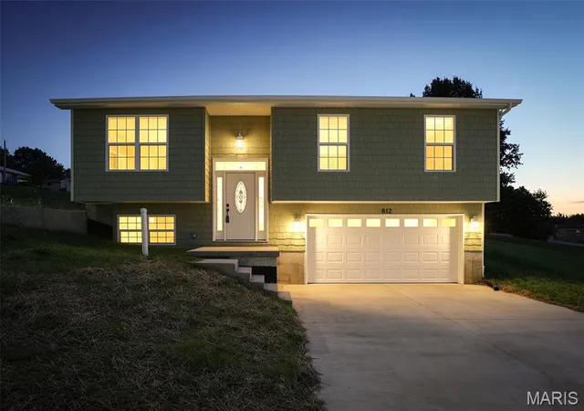 1st image of 812 Kennett St, De Soto, MO 63020 | MLS# MIS26045259