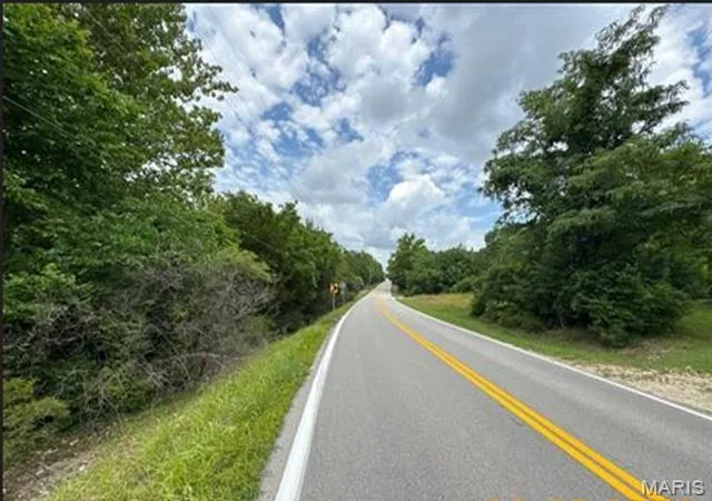 Photo 3 of Sale Pending at 10270 State Road Bb, Hillsboro, MO 63050 | MLS# MIS26045268 | Listing updated on 2026-08-18