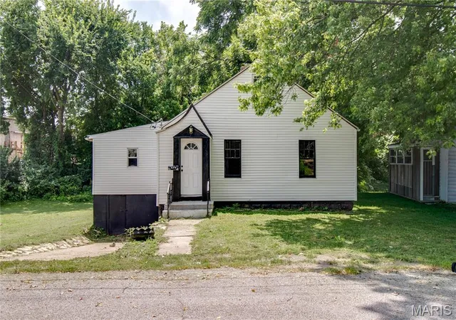 Photo 1 of Single family home for sale at 619 Elfgen St, Alton, IL 62002 | MLS# MIS26045273 | Listing updated on 2026-08-20