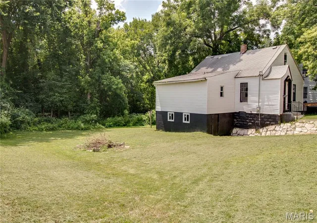 Photo 2 of Single family home for sale at 619 Elfgen St, Alton, IL 62002 | MLS# MIS26045273 | Listing updated on 2026-08-20