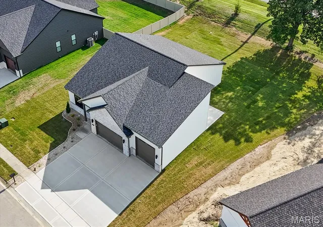 Photo 2 of Single family home for sale at 581 Tea Olive Blvd, O'fallon, IL 62269 | MLS# MIS26045282 | Listing updated on 2026-09-14