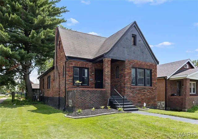 Photo 2 of Single family home for sale at 8578 Drury Ln, Saint Louis, MO 63147 | MLS# MIS26045291 | Listing updated on 2026-09-13