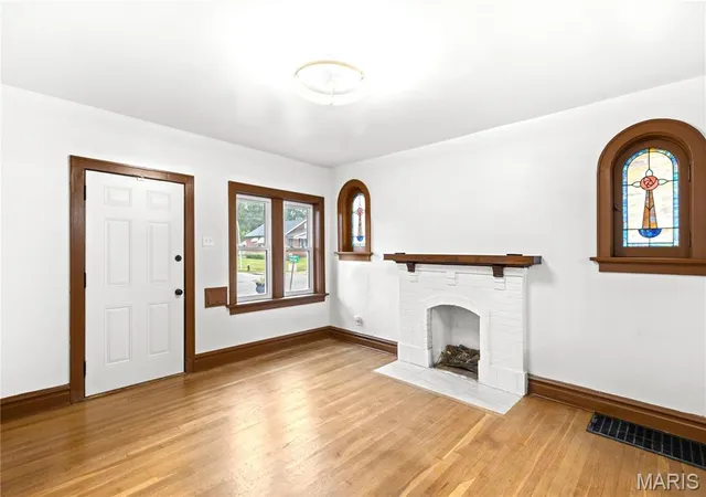 Photo 4 of Single family home for sale at 8578 Drury Ln, Saint Louis, MO 63147 | MLS# MIS26045291 | Listing updated on 2026-09-13