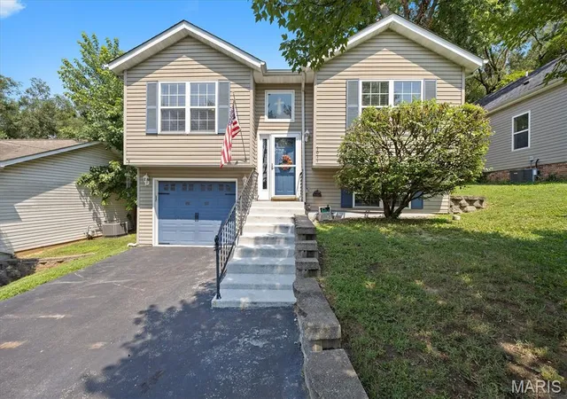 1st image of 1011 Vine St, Collinsville, IL 62234 | MLS# MIS26045293