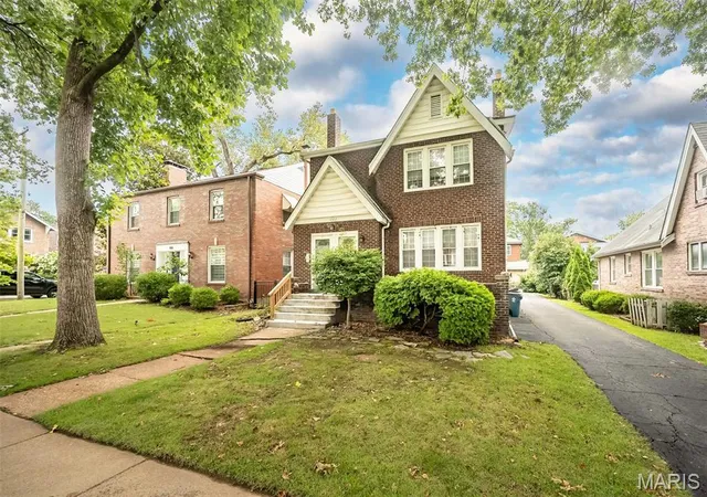 Photo 3 of Multi family home for sale at 1102 Edward Ter, Saint Louis, MO 63117 | MLS# MIS26045296 | Listing updated on 2026-09-02