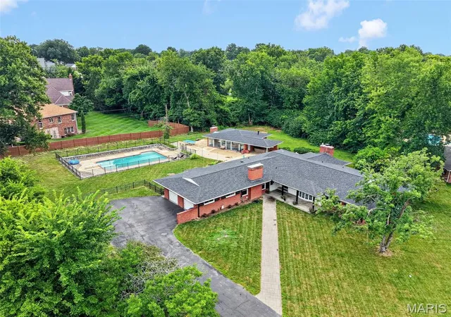 1st image of 9860 Bridle Trail Ln, Saint Louis, MO 63128 | MLS# MIS26045304