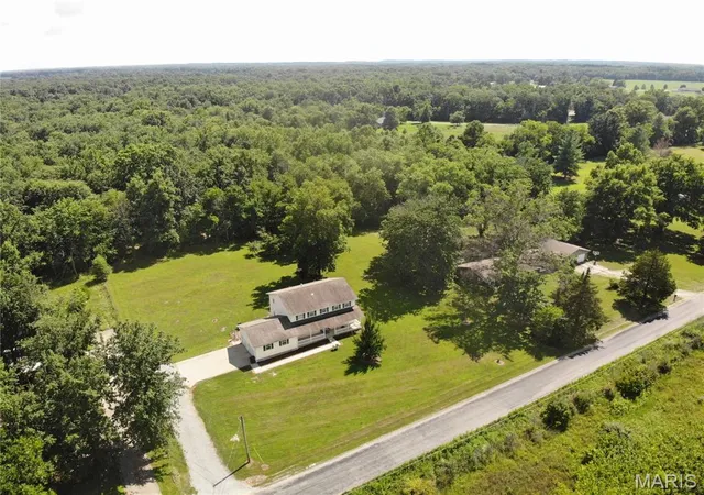 Photo 1 of Sale Pending at 4992 Cross Rd, Salem, IL 62881 | MLS# MIS26045310 | Listing updated on 2026-08-27