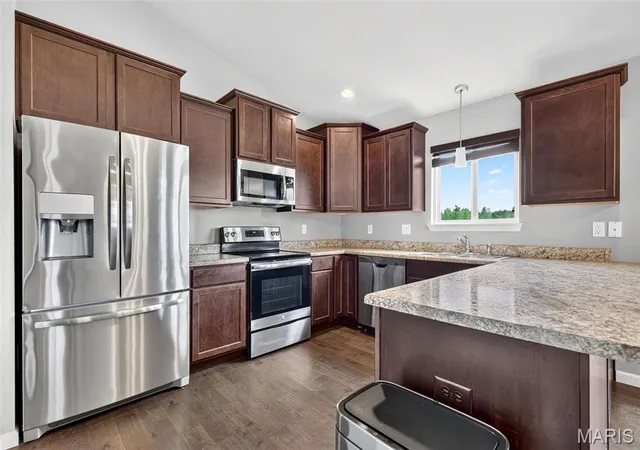 Photo 3 of Single family home for sale at 13 Stone Bridge Ct, Moscow Mills, MO 63362 | MLS# MIS26045338 | Listing updated on 2026-09-08