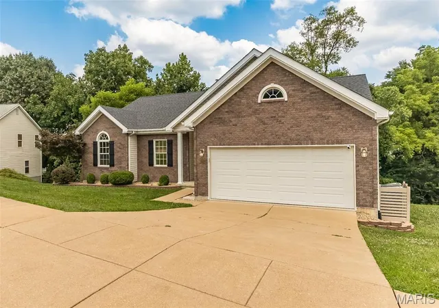 2nd image of 1652 Ivy Chase Ln, Fenton, MO 63026 | MLS# MIS26045346