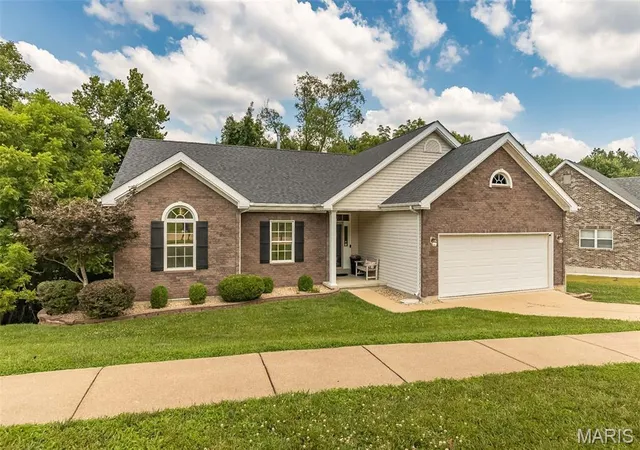 3rd image of 1652 Ivy Chase Ln, Fenton, MO 63026 | MLS# MIS26045346