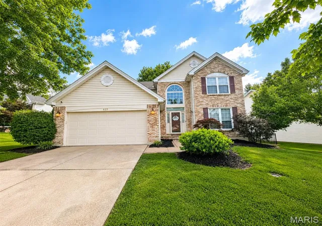 Photo 1 of Sale Pending at 469 Coventry Trail Ln, Maryland Heights, MO 63043 | MLS# MIS26045391 | Listing updated on 2026-08-05