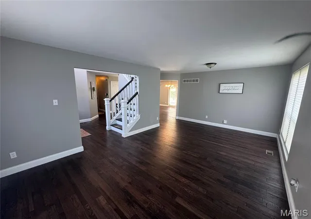Photo 4 of Sale Pending at 469 Coventry Trail Ln, Maryland Heights, MO 63043 | MLS# MIS26045391 | Listing updated on 2026-08-05