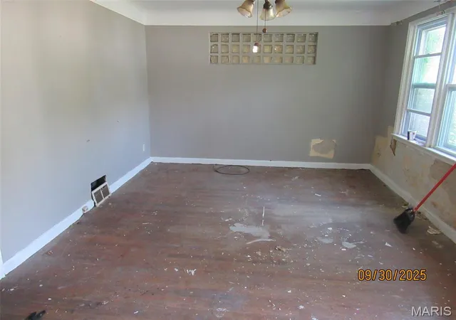 Photo 3 of Single family home for sale at 7516 Calvin Ave, St Louis, MO 63136 | MLS# MIS26045397 | Listing updated on 2026-09-23