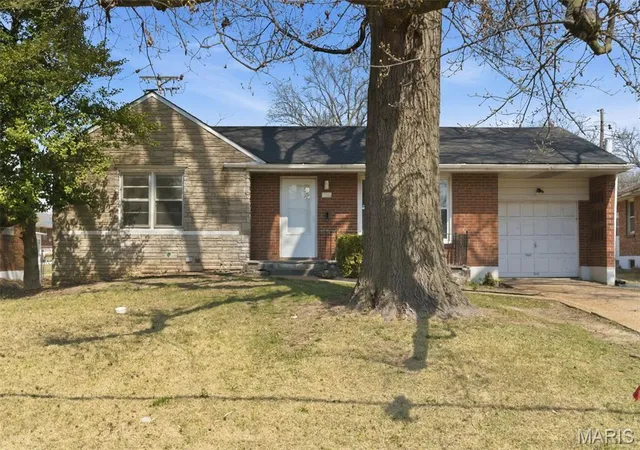 Photo 2 of Single family home for sale at 1083 Jennings Station Rd, Saint Louis, MO 63137 | MLS# MIS26045408 | Listing updated on 2026-08-21