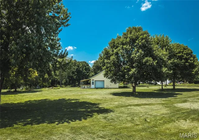 Photo 3 of Sale Pending at 90 Turkey Ln, Irving, IL 62051 | MLS# MIS26045409 | Listing updated on 2026-09-01