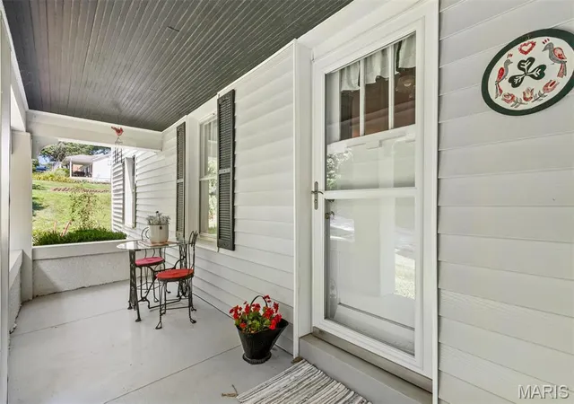 Photo 2 of Single family home for sale at 273 Old Sulphur Spring Rd, Manchester, MO 63021 | MLS# MIS26045441 | Listing updated on 2026-08-18
