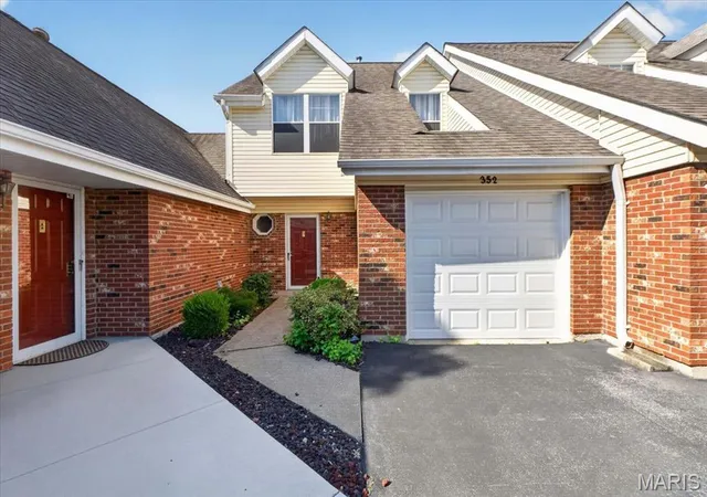 Photo 1 of Townhouse for sale at 352 Windsor Pl #B, Saint Peters, MO 63376 | MLS# MIS26045466 | Listing updated on 2026-07-27