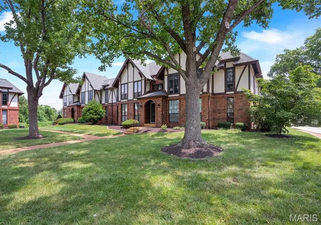 Photo 2 of Condo for sale at 917 Claytonbrook Dr #1, Ballwin, MO 63011 | MLS# MIS26045478 | Listing updated on 2026-08-16