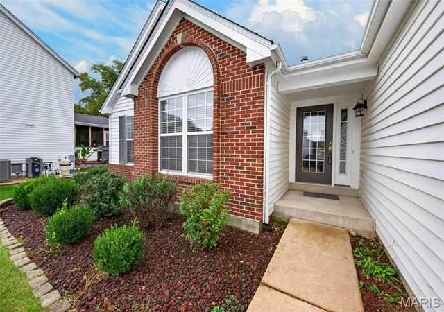 Photo 3 of Single family home for sale at 1563 Englebrook Dr, Wildwood, MO 63011 | MLS# MIS26045492 | Listing updated on 2026-10-17