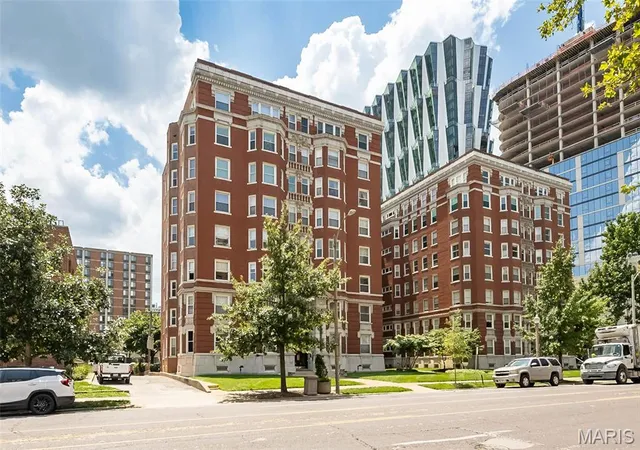 Photo 2 of Condo for sale at 4944 Lindell Blvd #7E, Saint Louis, MO 63108 | MLS# MIS26045503 | Listing updated on 2026-08-08