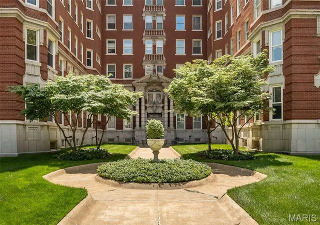 Photo 3 of Condo for sale at 4944 Lindell Blvd #7E, Saint Louis, MO 63108 | MLS# MIS26045503 | Listing updated on 2026-08-08