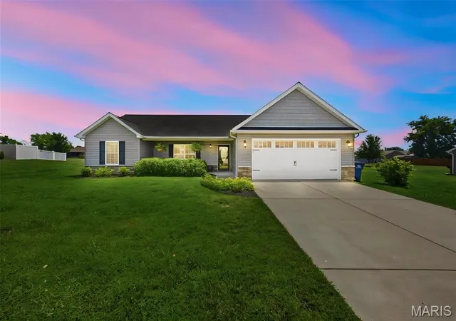 Photo 1 of Single family home for sale at 1004 Wolf Creek Dr, Farmington, MO 63640 | MLS# MIS26045510 | Listing updated on 2026-08-15