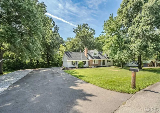 Photo 2 of Single family home for sale at 5935 Lafayette Dr, Weldon Spring, MO 63304 | MLS# MIS26045516 | Listing updated on 2026-09-14