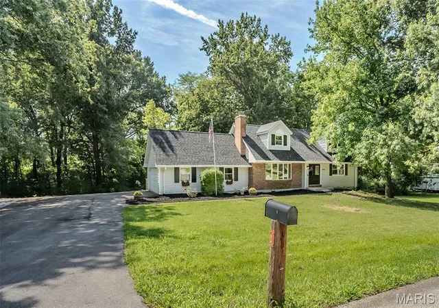 Photo 3 of Single family home for sale at 5935 Lafayette Dr, Weldon Spring, MO 63304 | MLS# MIS26045516 | Listing updated on 2026-09-14