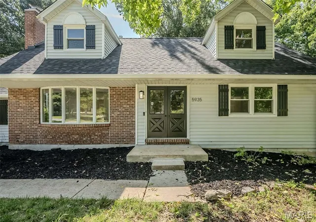 Photo 3 of Single family home for sale at 5935 Lafayette Dr, Weldon Spring, MO 63304 | MLS# MIS26045516 | Listing updated on 2026-09-14