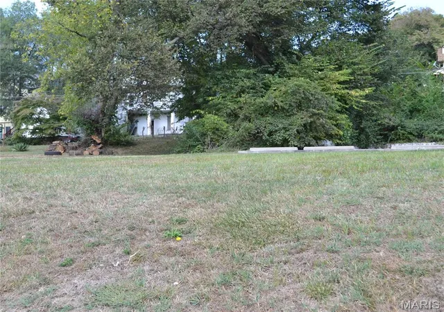 1st image of 1008 Center St, Hannibal, MO 63401 | MLS# MIS26045531