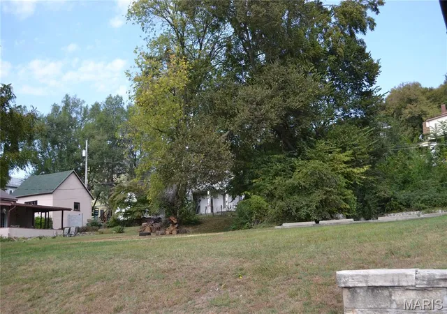 5th image of 1008 Center St, Hannibal, MO 63401 | MLS# MIS26045531