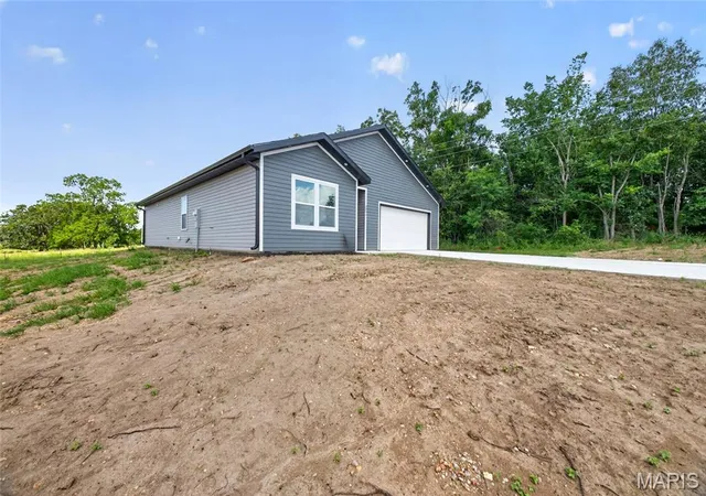 2nd image of 2043 Kay Ave, Lebanon, MO 65536 | MLS# MIS26045542