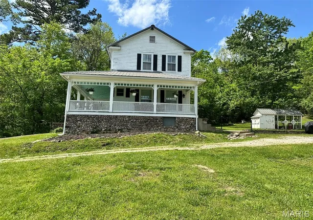 Photo 3 of Single family home for sale at 210 N Mountain St, Ironton, MO 63650 | MLS# MIS26045549 | Listing updated on 2026-07-19