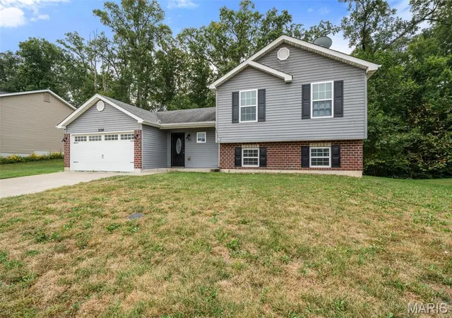 Photo 2 of Single family home for sale at 1116 Marathon Dr, Foristell, MO 63348 | MLS# MIS26045556 | Listing updated on 2026-10-02