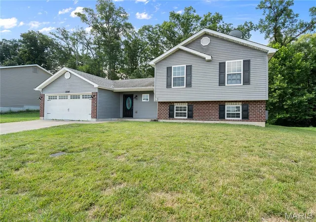 Photo 3 of Single family home for sale at 1116 Marathon Dr, Foristell, MO 63348 | MLS# MIS26045556 | Listing updated on 2026-08-20