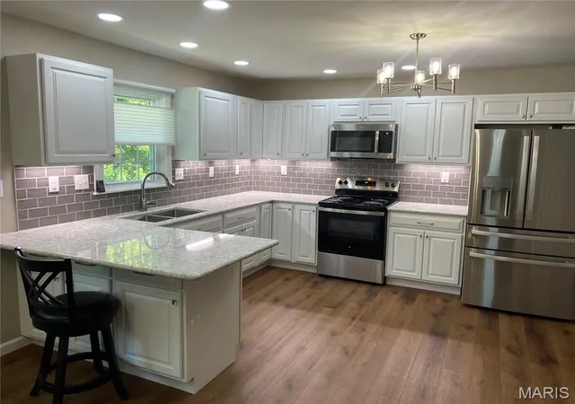 3rd image of 1310 Country Club Dr, Hannibal, MO 63401 | MLS# MIS26045588
