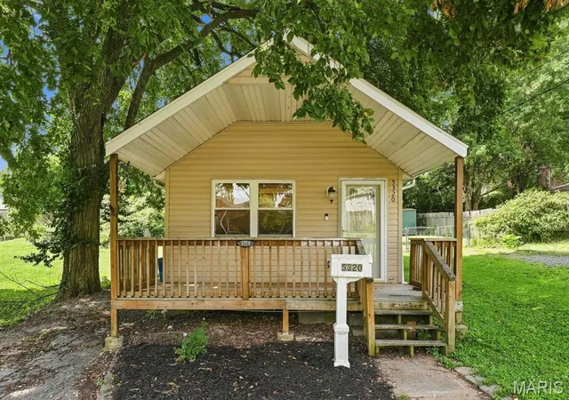 Photo 2 of Sale Pending at 5320 Staely Ave, Saint Louis, MO 63123 | MLS# MIS26045590 | Listing updated on 2026-08-27
