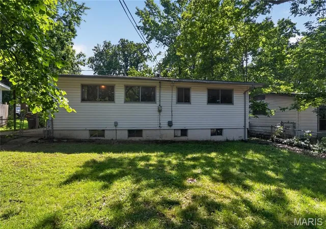 Photo 2 of Single family home for sale at 10223 Reba Dr, St Louis, MO 63136 | MLS# MIS26045595 | Listing updated on 2026-10-23